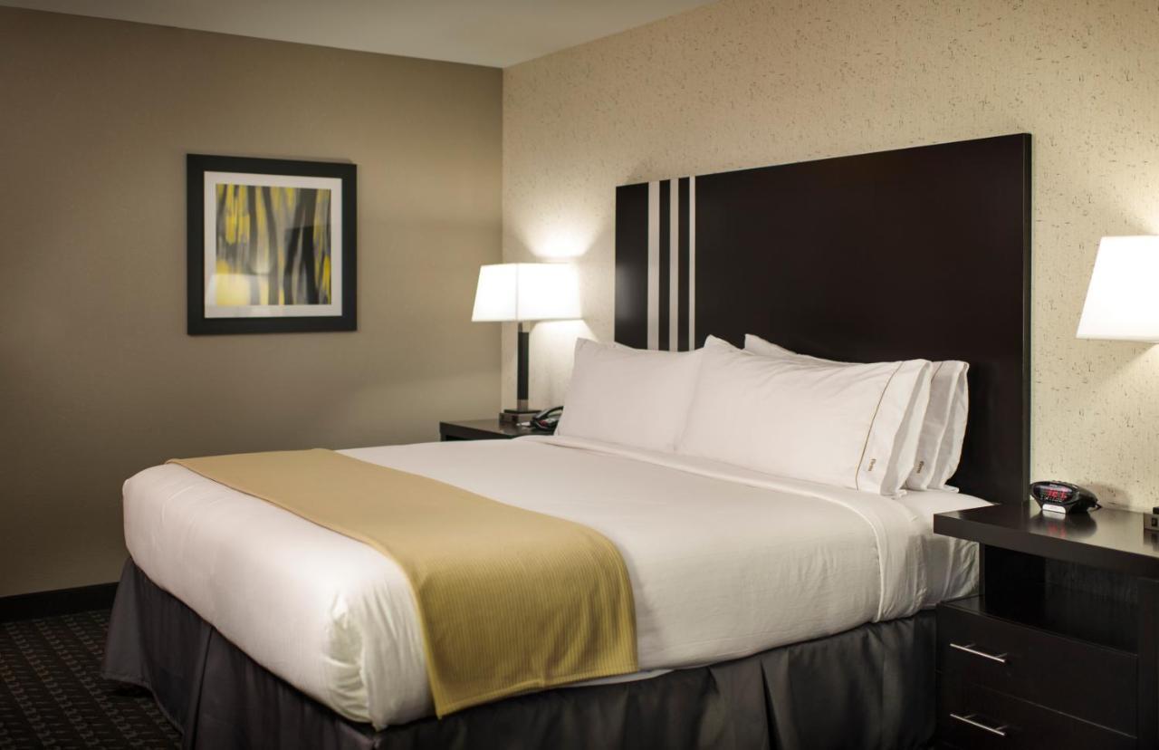 Holiday Inn Express And Suites Madison Central By Ihg Экстерьер фото