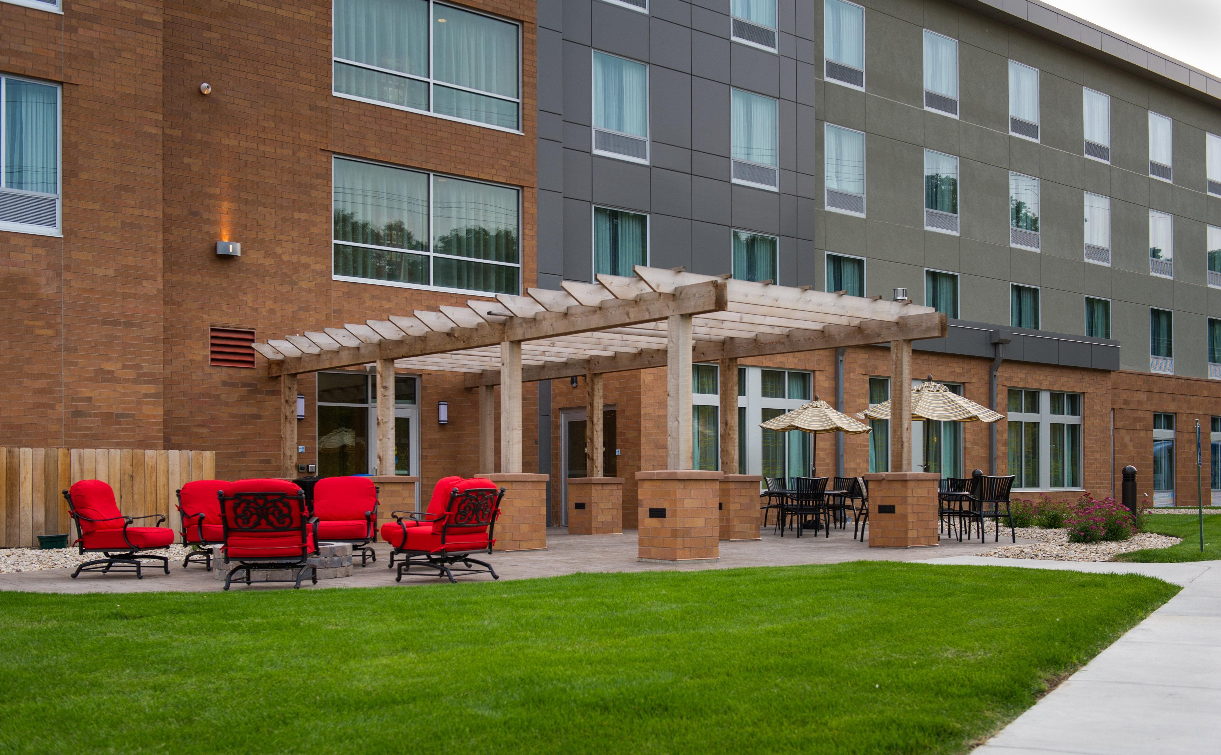 Holiday Inn Express And Suites Madison Central By Ihg Экстерьер фото