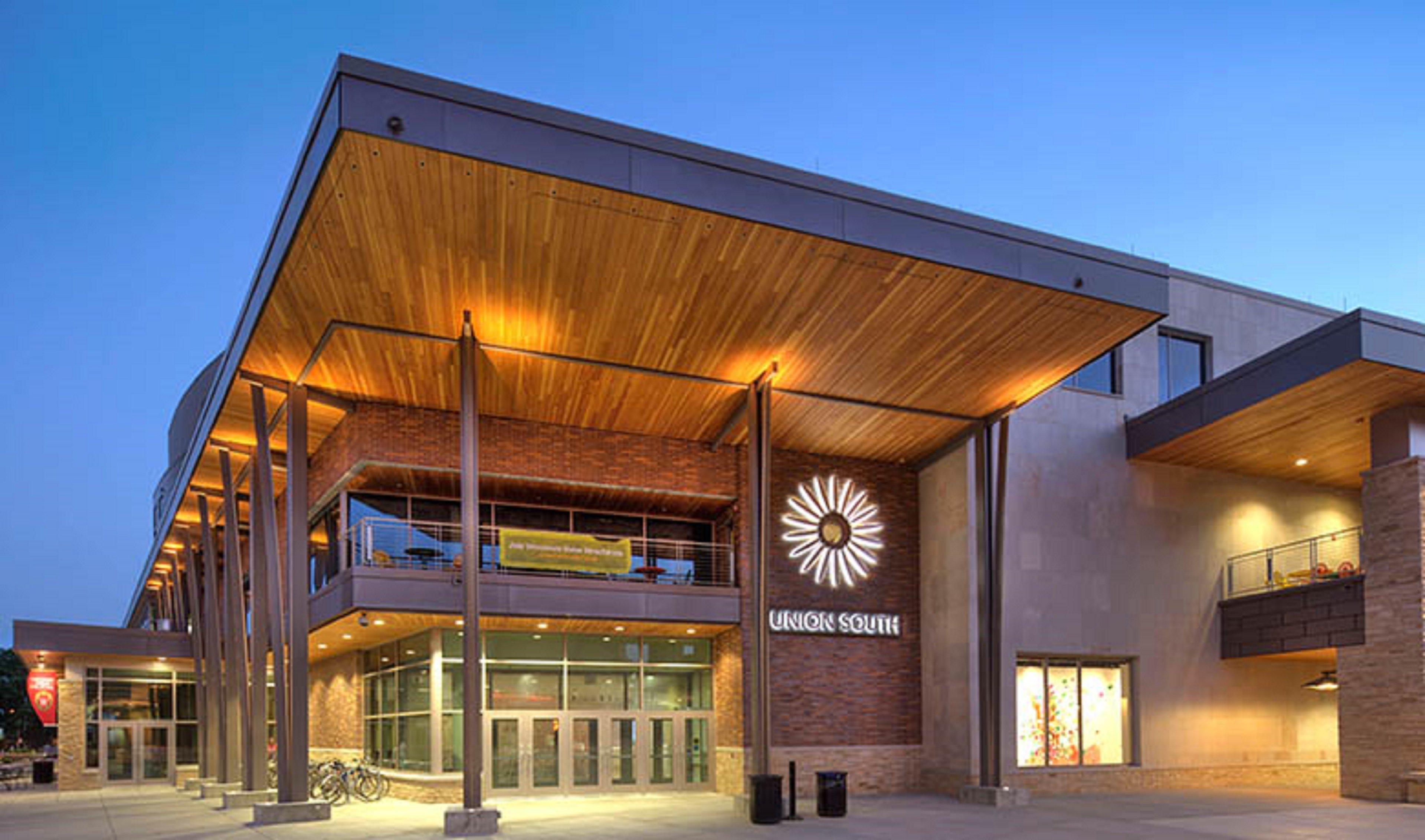 Holiday Inn Express And Suites Madison Central By Ihg Экстерьер фото